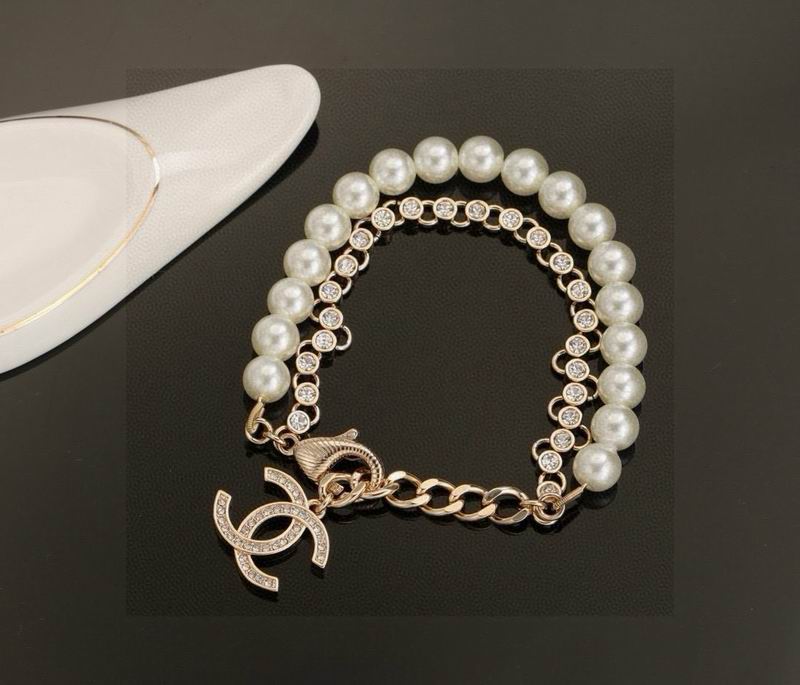 Chanel Bracelet 04yxs71